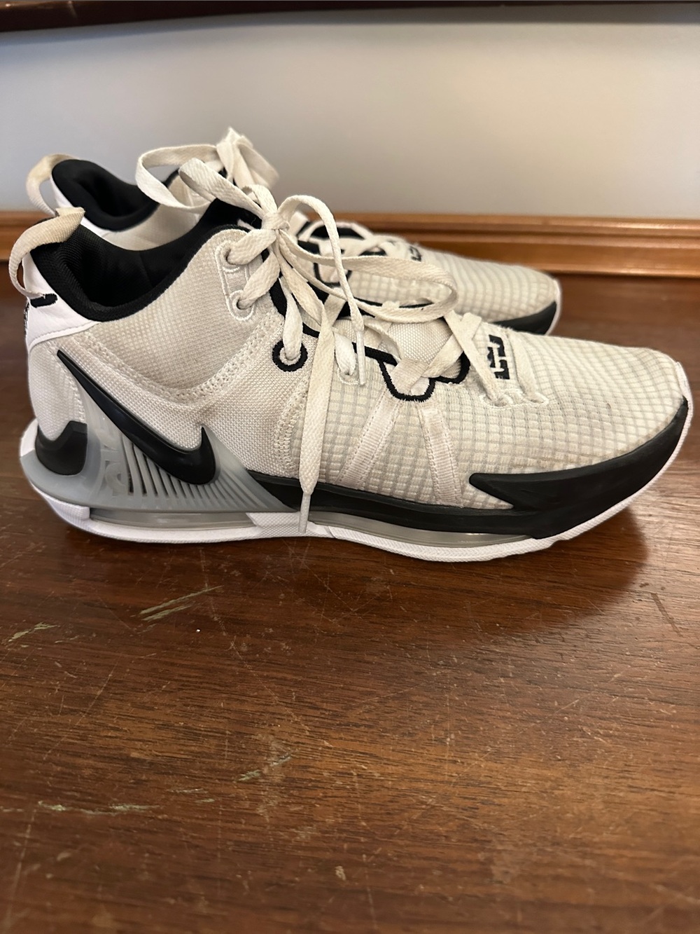 Nike Men's Athletic Shoes - White and Black